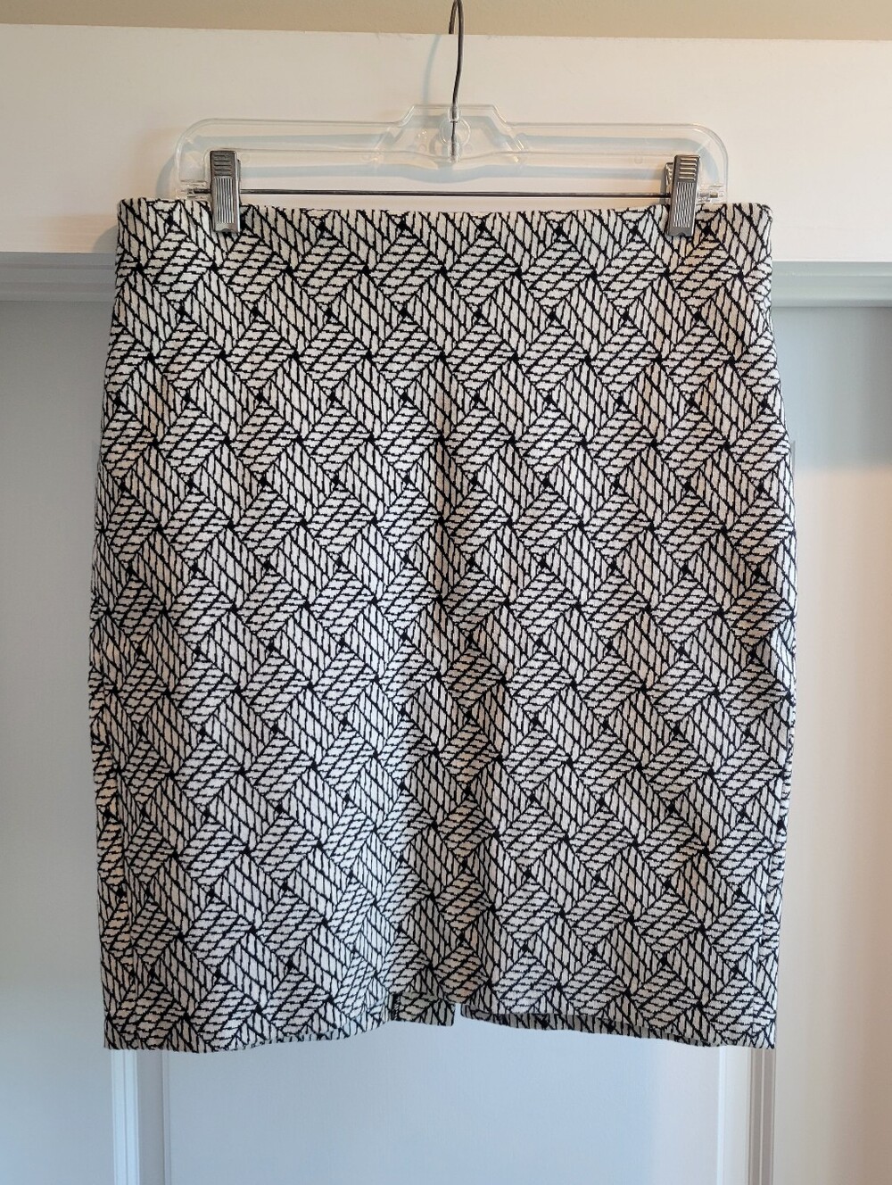 Talbots Black and White Geometric Knit Pencil Skirt